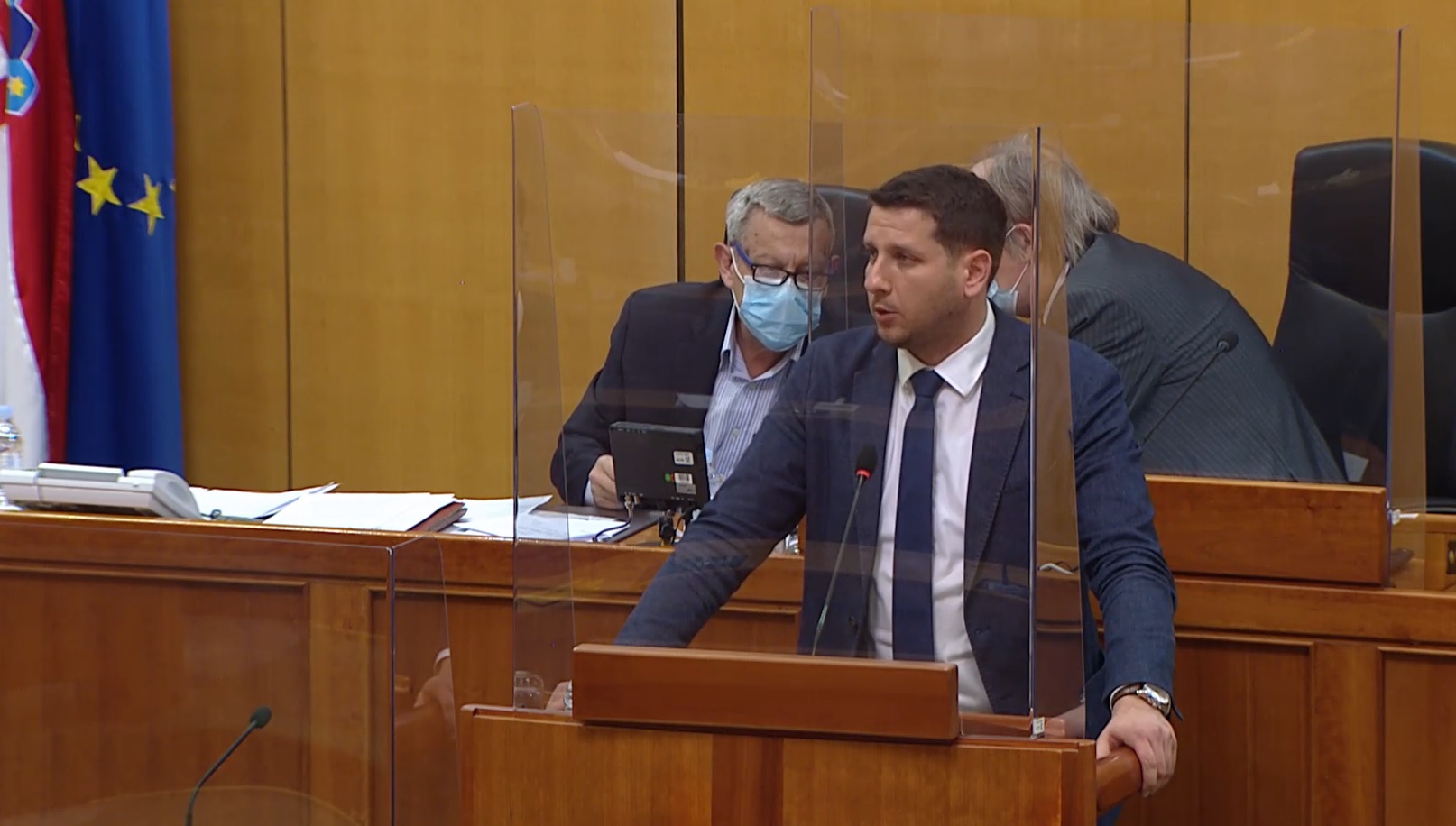 Lerotić u Saboru: Ne prihvaćamo diskriminaciju ISTARSKIH UČENIKA!